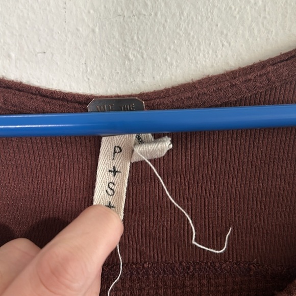 We the free long sleeve with thumb holes - Picture 2 of 4